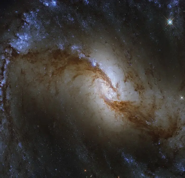 great barred spiral galaxy hubble