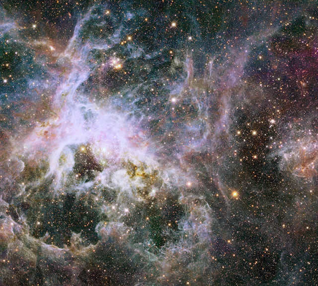 Tarantula Nebula - 30 Doradus (NGC 2070) | Constellation Guide