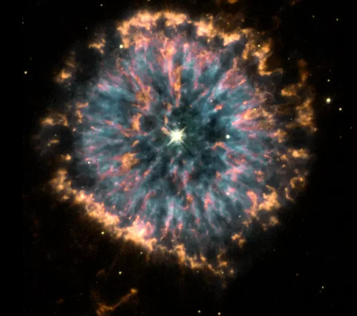 glowing eye nebula,ngc 6751,planetary nebula in aquila